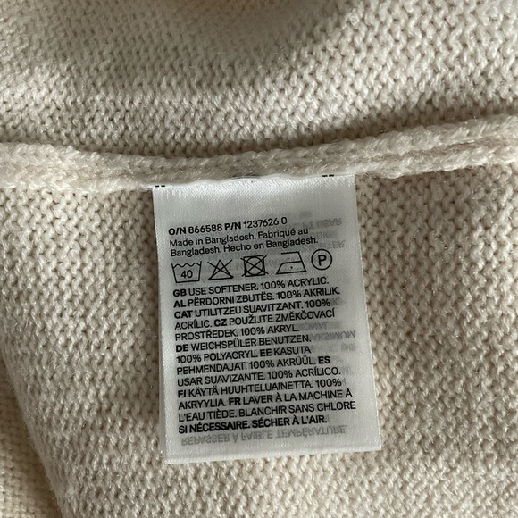 H&M Cream V-Neck Sweater Vest - Picture 4 of 4